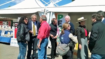 amici e clienti allo stand pegus alla fiera di travagliato 2016