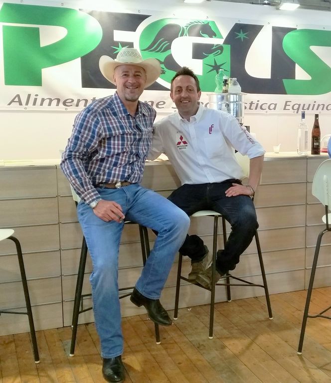 Il campione Alessio Fraboschi allo stand Pegus salone del cavallo americano 2016.jpg