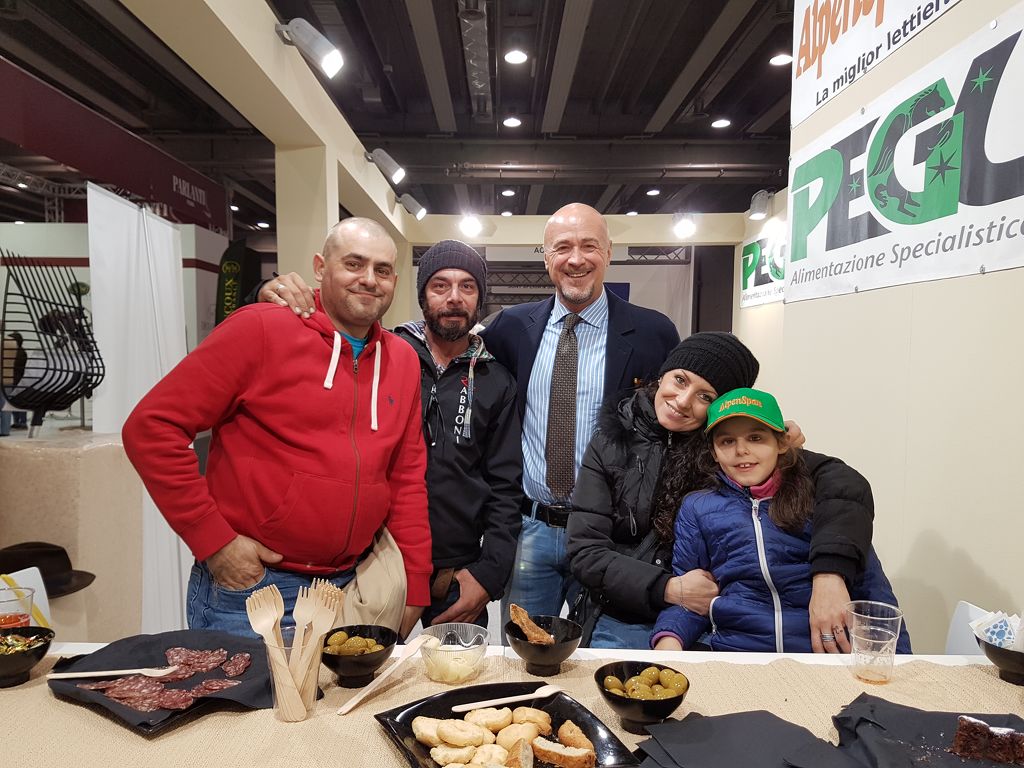 Igor Rovatti con Maurizzi a CasaPegus fieracavalli 2016.jpg